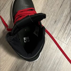 Jordan 1 Retro High OG - gym red.